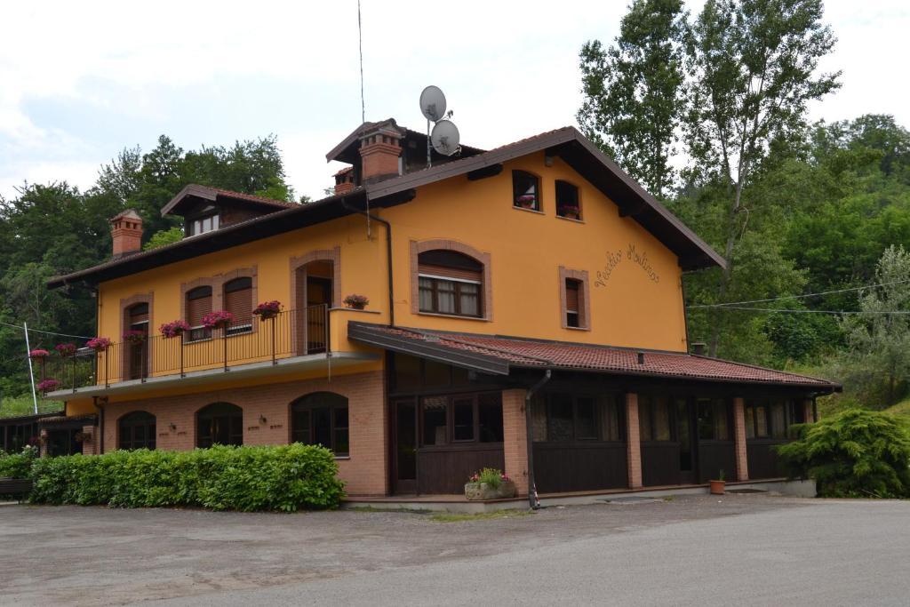 Niella Tanaro Trattoria Vecchio Mulino Bed & Breakfast エクステリア 写真